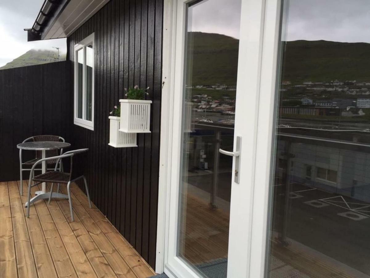 Private Spacious Home In City Center Klaksvík Exterior foto