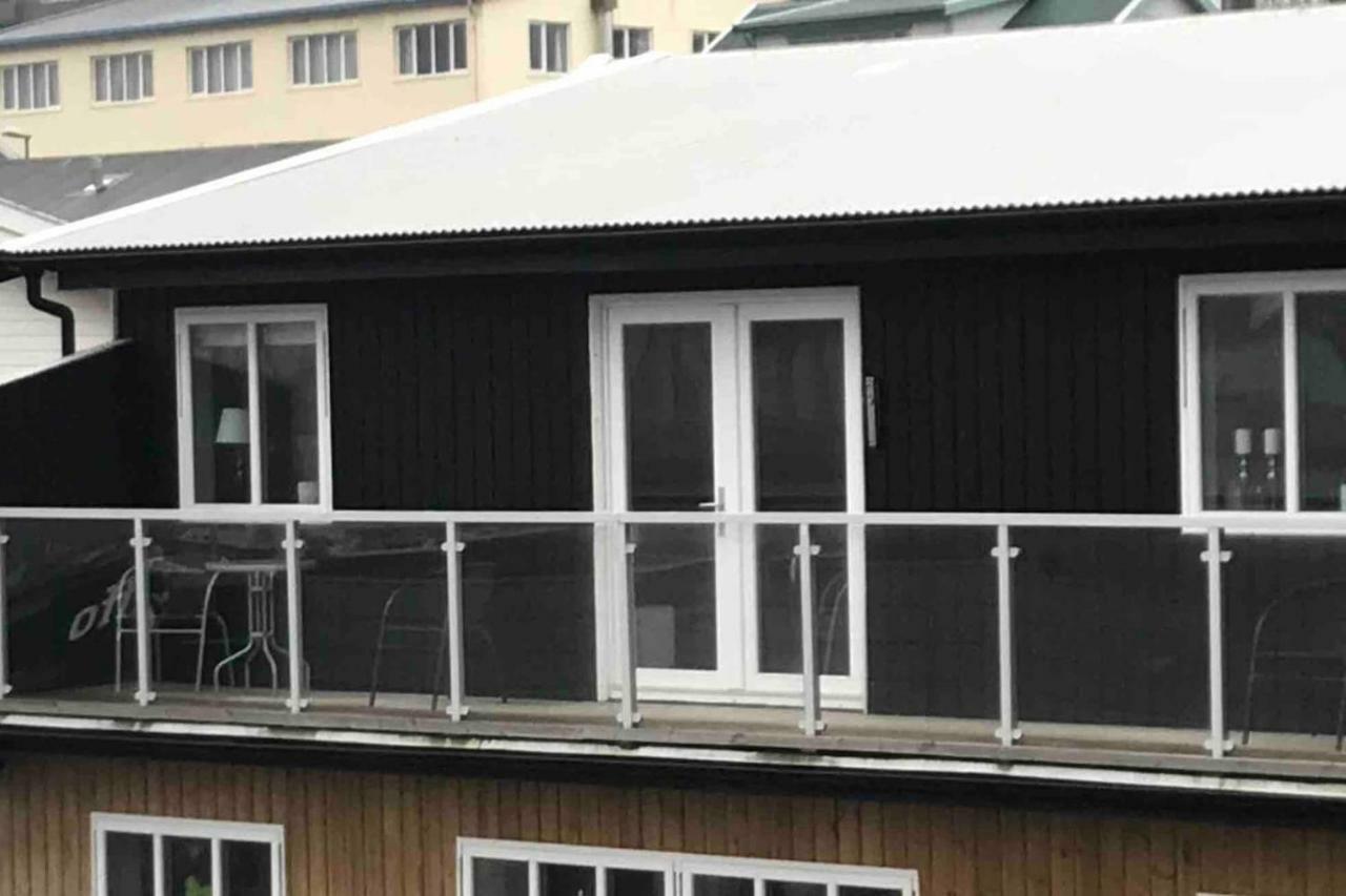Private Spacious Home In City Center Klaksvík Exterior foto