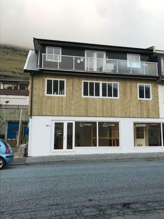 Private Spacious Home In City Center Klaksvík Exterior foto